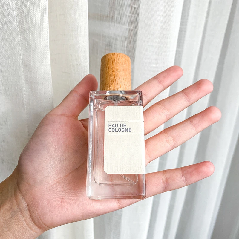 30ml & 50ml Refillable Flat Square Glass Perfume Bottles – Portable Travel Cosmetic Spray Containers with Replacement Wooden Caps, Empty Reusable Fragrance and Essential Oil Storage