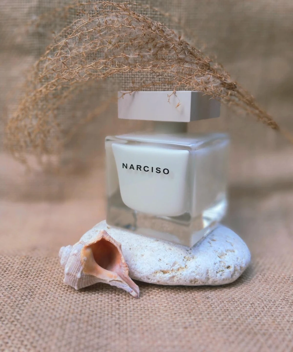 Luxury Refillable Perfume Bottle and Gift Box – Crystal Glass Spray Container with Weighted Base, Satin-Lined Rigid Packaging for Elegant Display, Travel, and Premium Gifting