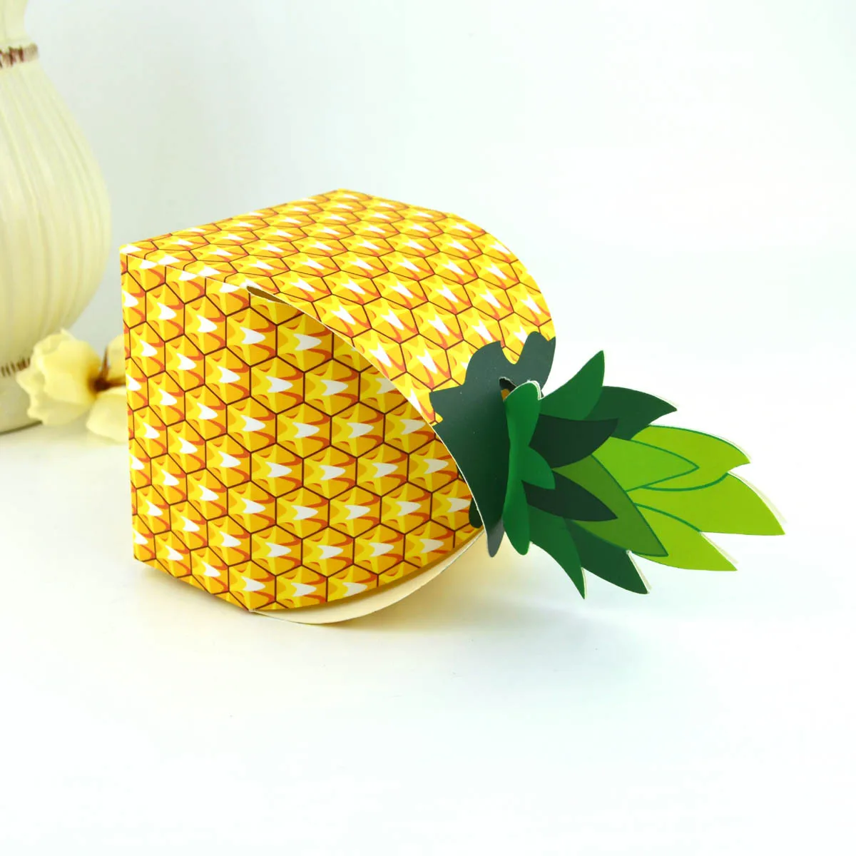 5/10/20pcs Pineapple Shaped Cardboard Candy Boxes, Fun Hawaiian Luau Party Favor Packaging, Summer-Themed Gift Boxes for Birthday, Wedding, Kids or Beach Party Decorations, Factory Direct Supply
