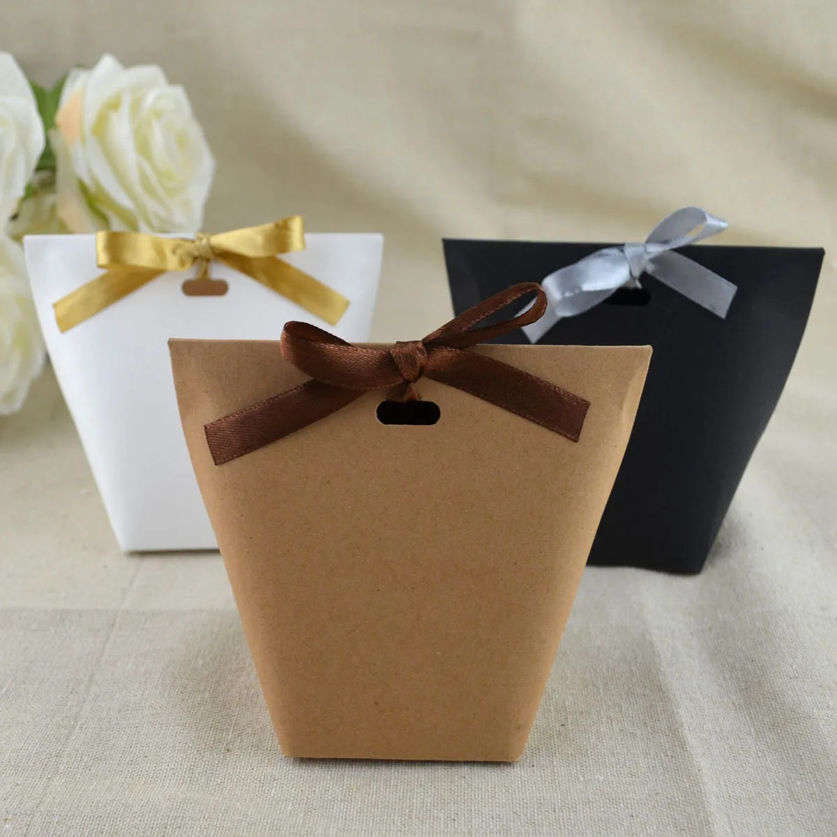 10 Pieces Kraft Paper Candy Gift Bags 6x6x10cm for Party Favors, Wedding Treats, Chocolate Packaging, Small Gifts, Eco-Friendly Bakery & Event Packaging, Durable and Stylish