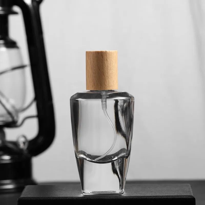 5PCS 50ML Premium Refillable Glass Perfume Bottles, Empty Spray Containers with Elegant Wood Caps, Crimp Neck Bayonet Atomizer Bottles for Travel, Cosmetic Display, Boutique Retail and Luxury Gift Packaging - 图片 4