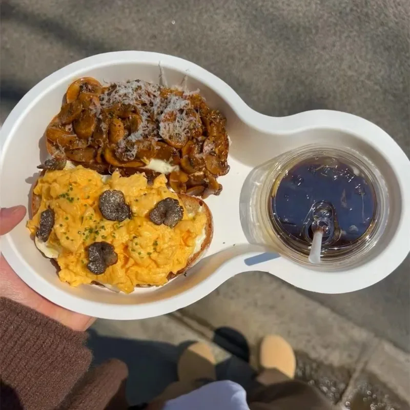 50/60pcs Disposable Hot Dog Food Trays with Dual Compartments and Beverage Cup Holder, Eco-Friendly Paper Plates for Snacks, Meals, Picnics, Parties, and Catering - 图片 2