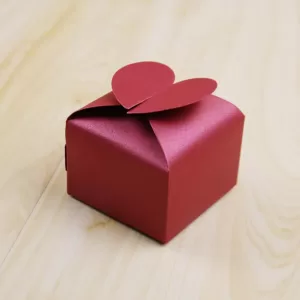50Pcs Heart Shaped Wedding Candy Boxes, Romantic Pearlescent Paper Gift Packaging Containers, Elegant Party Favor Boxes for Chocolates, Cookies, Biscuits, Bridesmaid or Birthday Decorations