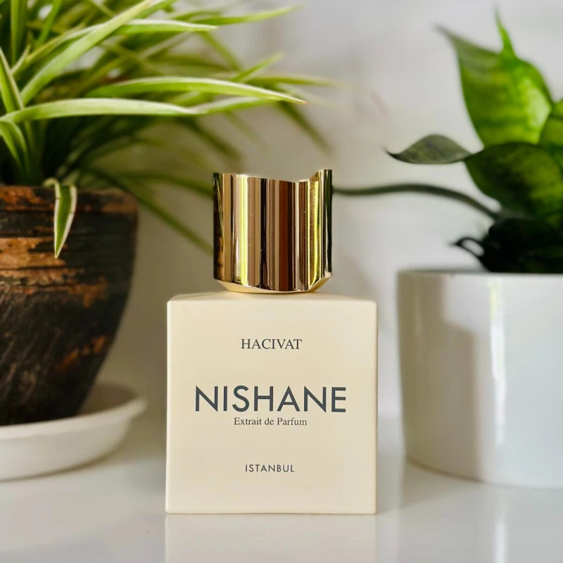 100ml Glass Perfume Bottle with Elegant Gift Box, Leak-Proof and Durable Design for Unisex Fragrance, Stylish Packaging for Daily Use, Romantic Occasions, Luxury Presentation, and Personalized Gifting