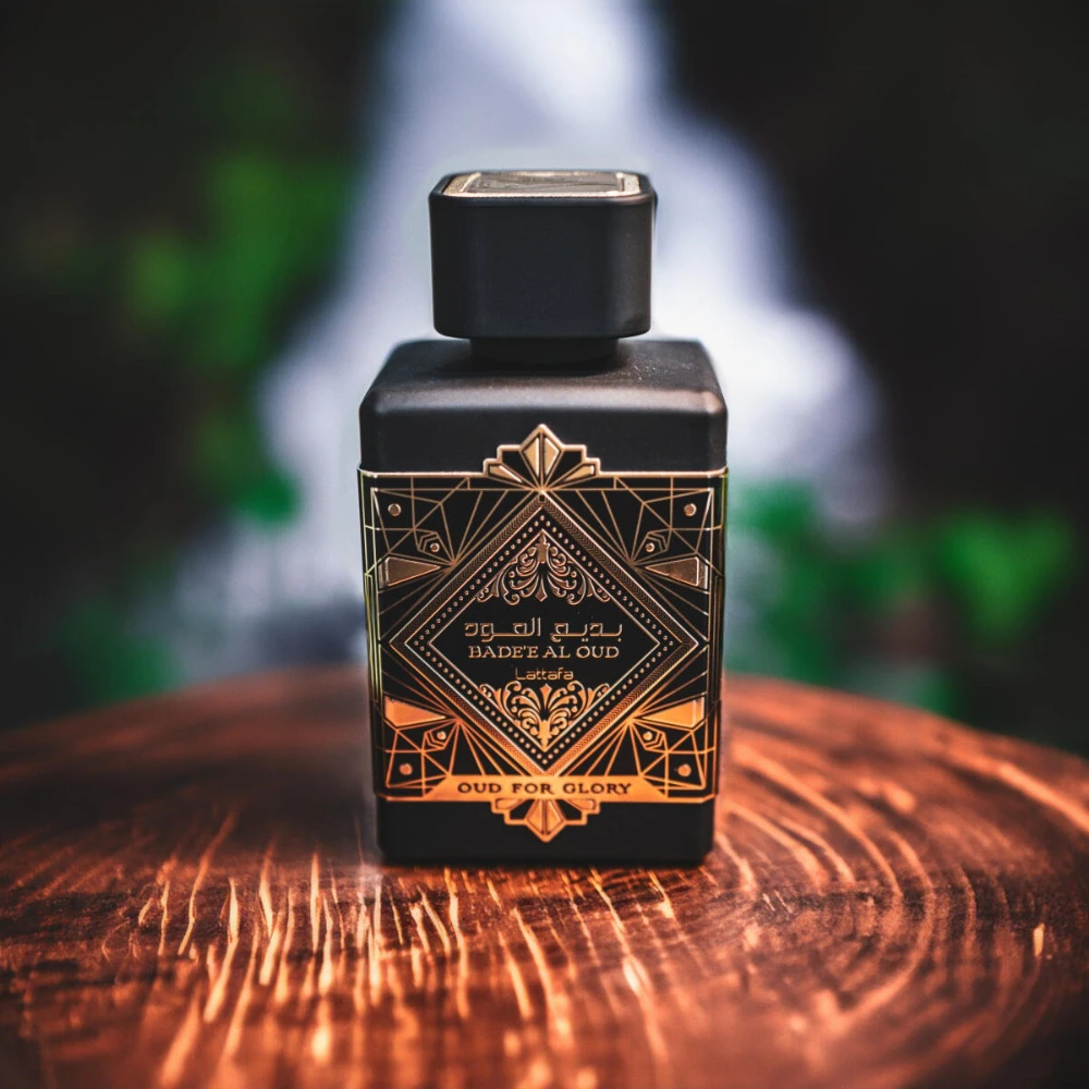 100ml Glass Perfume Bottle with Premium Gift Box, Refillable Empty Spray Container for Eau de Toilette, Eau de Parfum, Cologne, Essential Oil, Aromatherapy, DIY Fragrance Storage, Elegant Clear Design