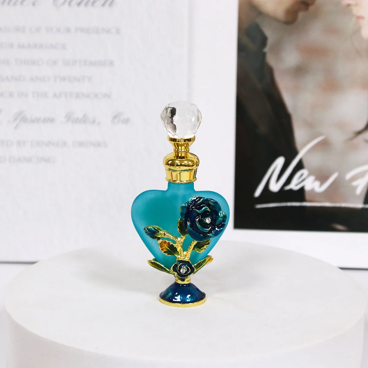 10ml Luxury Rose Flower Glass Bottle with Metal Copper Cap and Stainless Steel Insert – Elegant Heart-Shaped Refillable Container for Essential Oils, Serums, Boutique Packaging, Travel and Gift Presentation - 图片 7