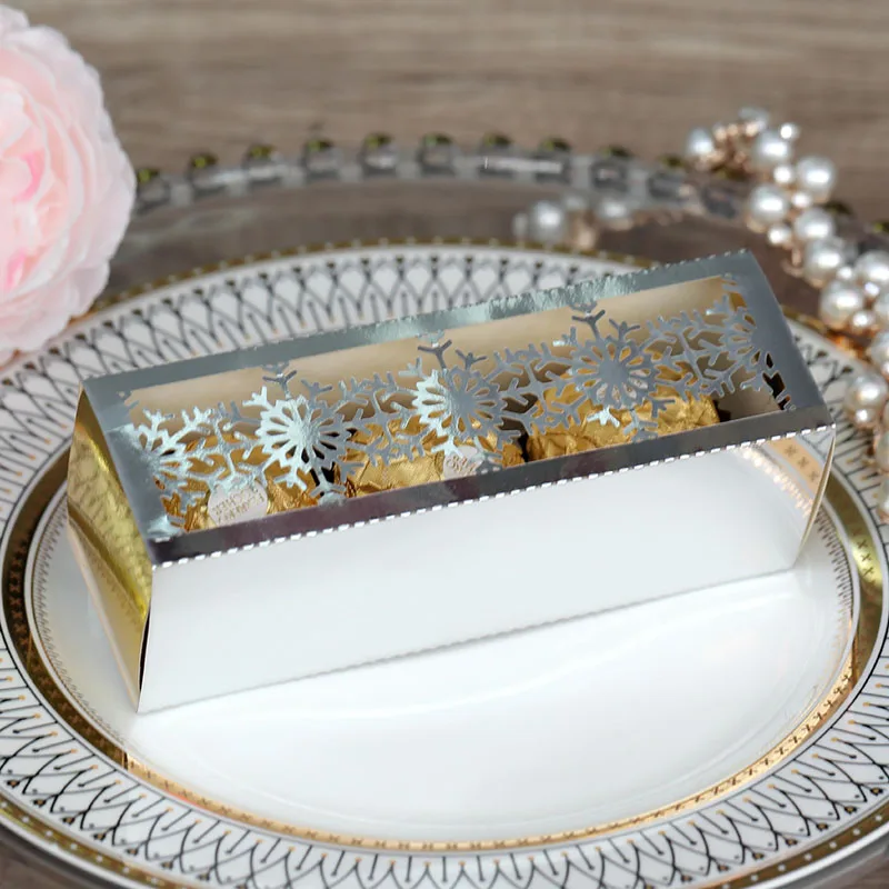 50Pcs Laser Cut Christmas Snowflake Packaging Gift Boxes, Drawer Style Candy Chocolate Box Favor, Pearl Paper Merry Christmas New Year Party Decoration Packaging Box with Pull Drawer Design 12