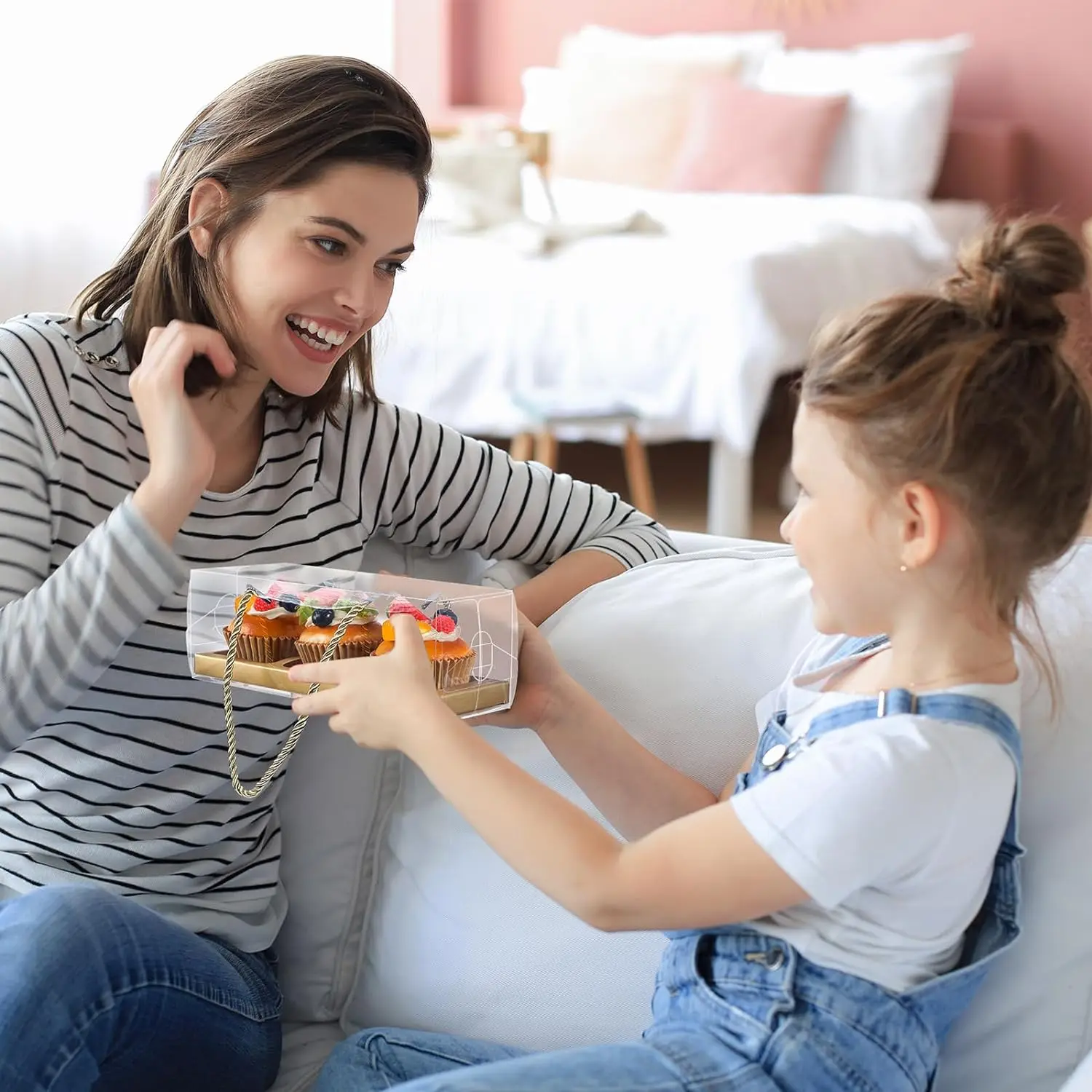 10Pcs Clear Cupcake Boxes with Rope Handles, Portable Rectangular 3-Compartment Cake Containers, PET and Cardboard Dessert Carriers for Parties, Weddings, Birthdays, Baby Showers - 图片 4