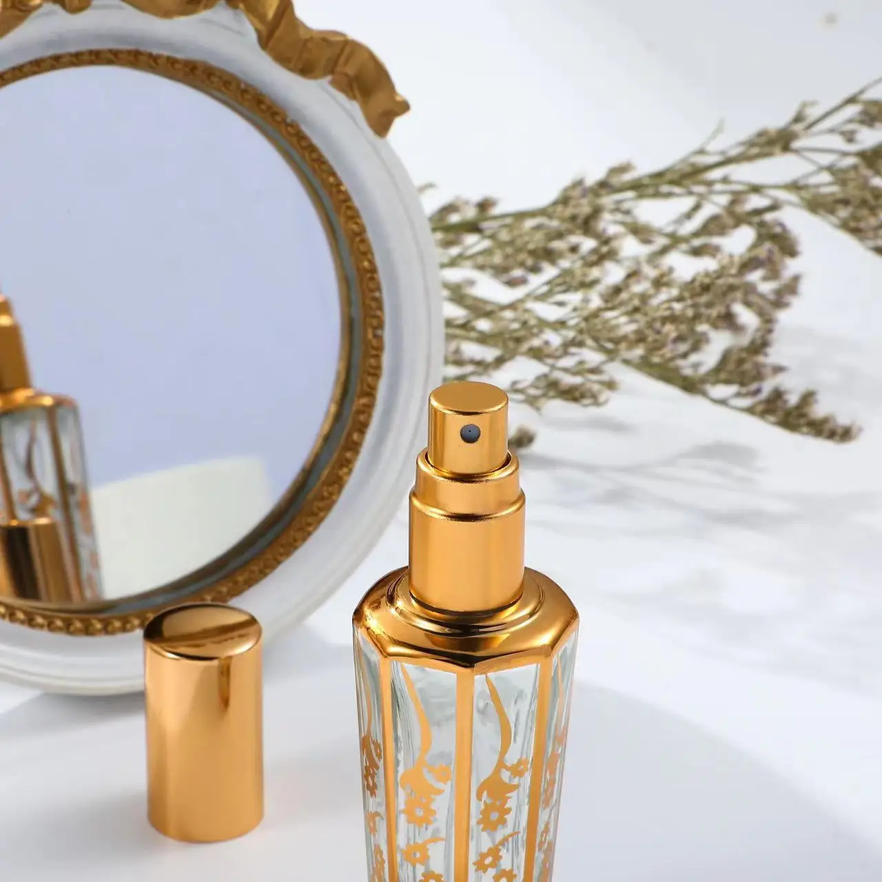 15ml Elegant Portable Refillable Glass Perfume Spray Bottle with Fine Mist Atomizer, Black Travel Cosmetic Container for Makeup Water, Lotion, Fragrance or Essential Oils, Reusable and Leakproof Design - 图片 2