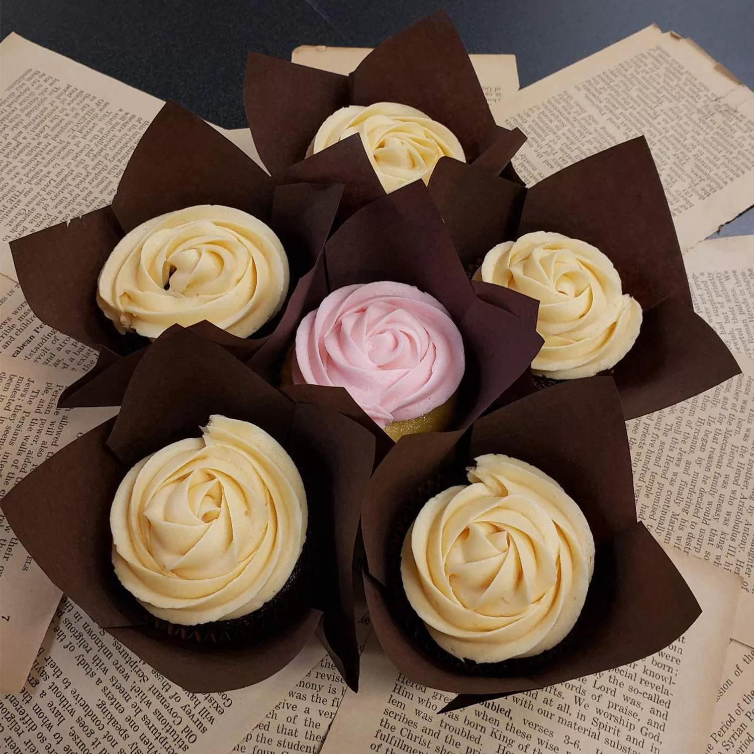 200pcs Brown Tulip-Style Cupcake Liners – Premium Food-Grade Baking Cups for Muffins, Cakes, Desserts, Parties, Weddings, Birthdays, Anniversaries, and Special Occasions 5