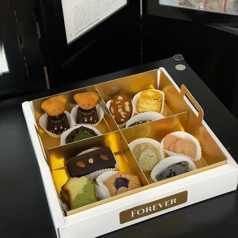 Transparent Four-Grid Dessert Cake Box 4 Compartments Clear Pastry Packaging Container for Mousse, Cupcakes, Cookies, Afternoon Tea, Picnic, Takeaway, Bakery, Party, Home Kitchen Sweet Treat Storage - 图片 3