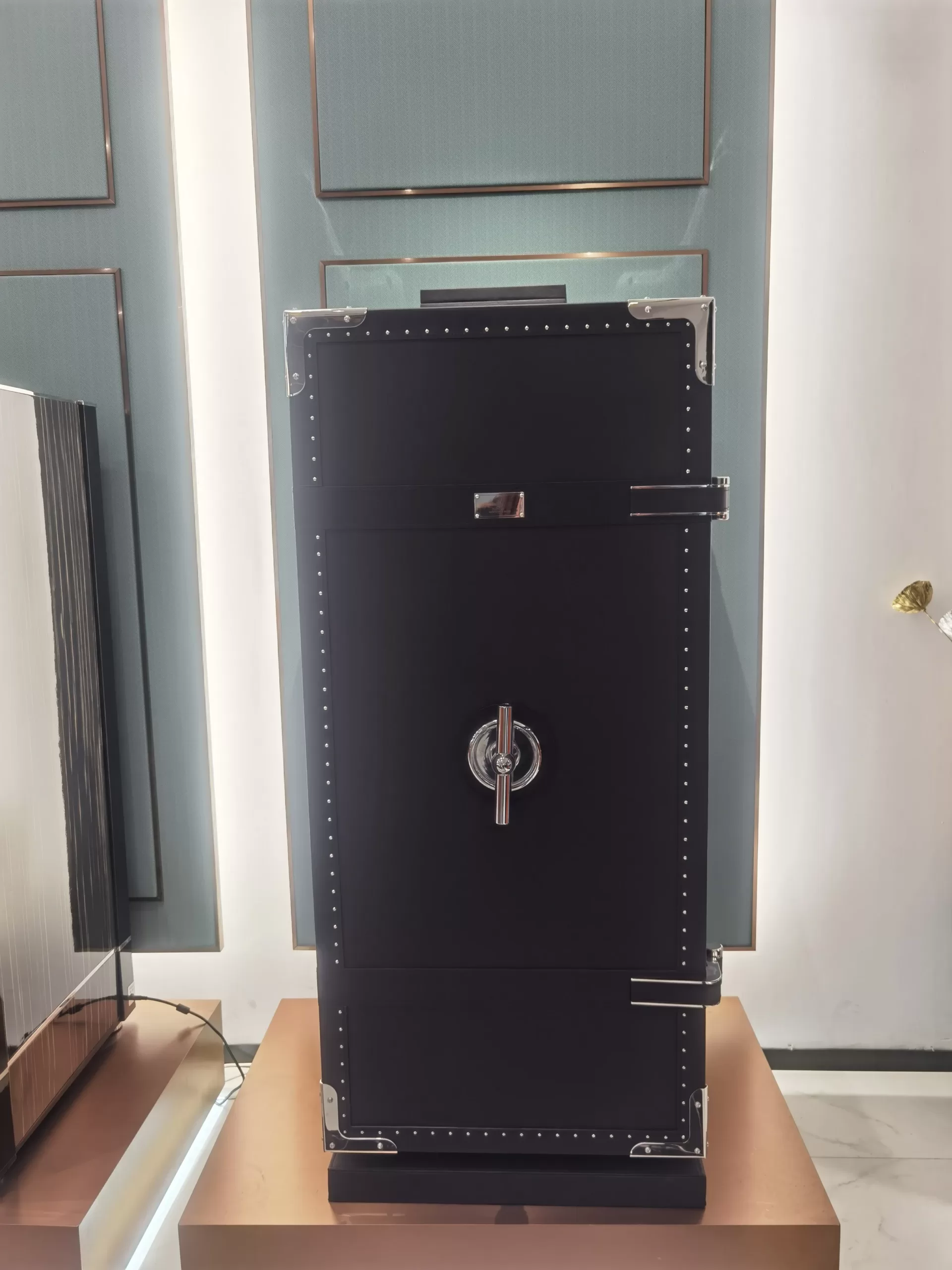 Luxury Fingerprint Safe with Double Watch Winder for 4/6/8/12/24 Timepieces, Fireproof Jewelry and Cash Cabinet, Secure Storage for Gold, Patents and Valuables, OEM & ODM Orders Supported 7